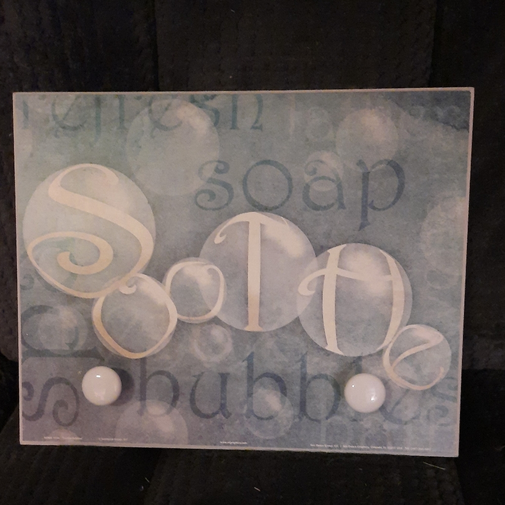 Soothe bathroom plaque with towel holders